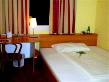 Hotel Amedia Express Sattledt, Trademark Collection By Wyndham 3*