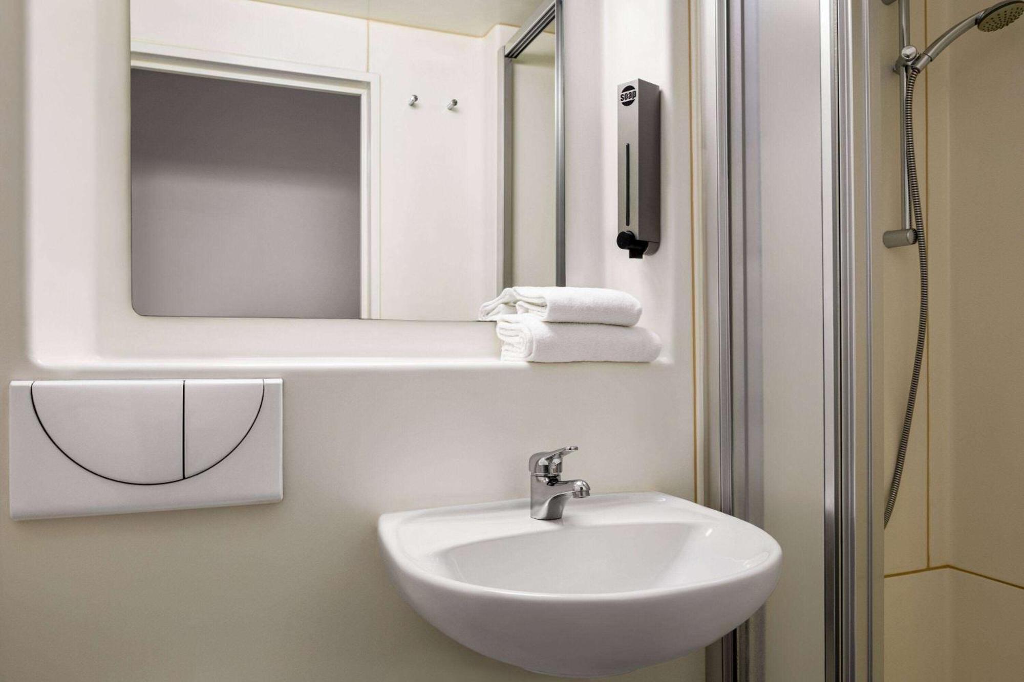 Hotel Amedia Express Sattledt, Trademark Collection By Wyndham 3*