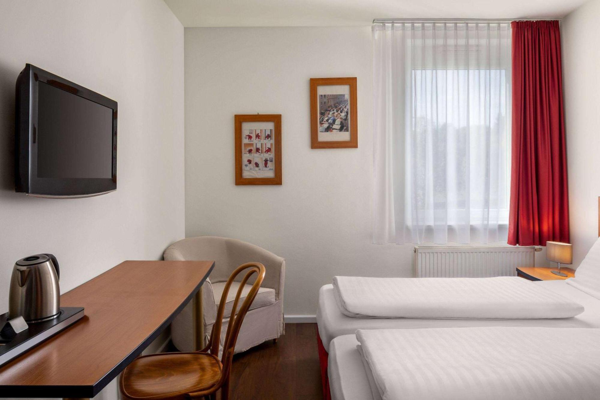 Amedia Express Sattledt, Trademark Collection By Wyndham Hotel 3*